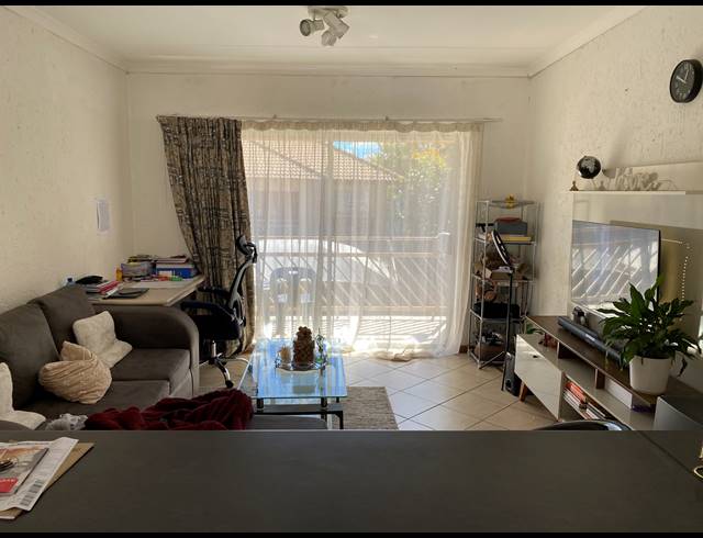 1 BEDROOM FLAT FOR SALE IN RENSBURG